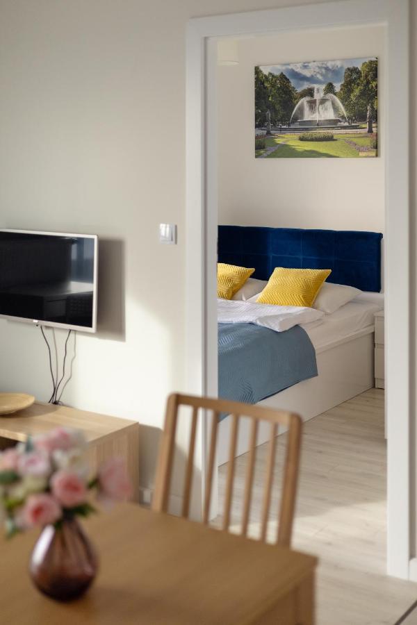 Wola Chic Blue Apartment วอร์ซอ ภายนอก รูปภาพ