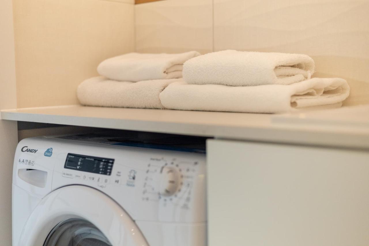 Wola Chic Blue Apartment วอร์ซอ ภายนอก รูปภาพ