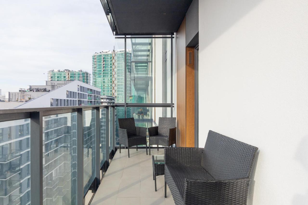Wola Chic Blue Apartment วอร์ซอ ภายนอก รูปภาพ