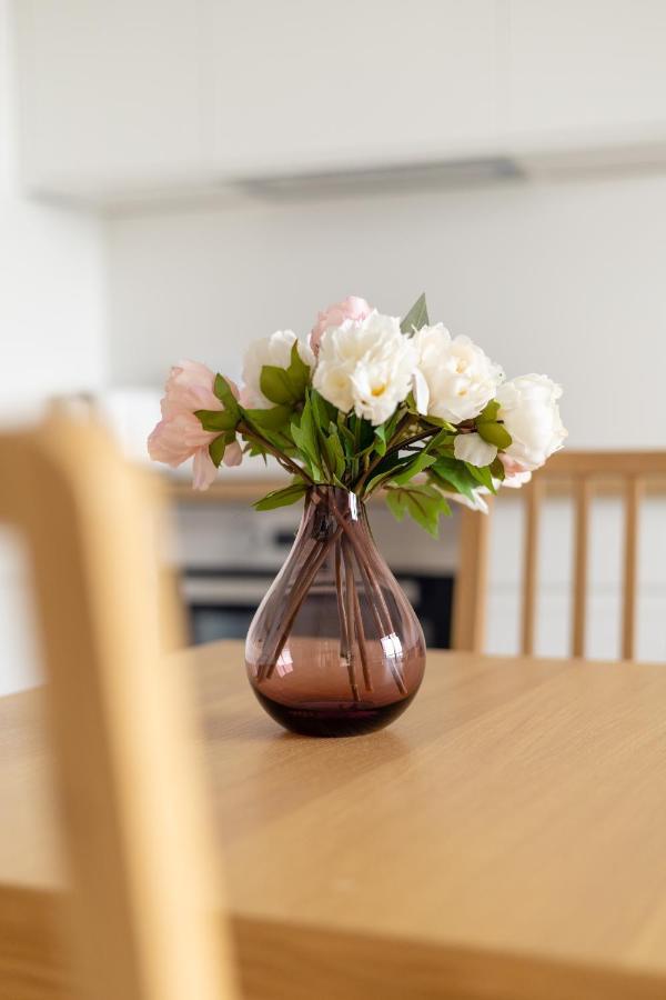 Wola Chic Blue Apartment วอร์ซอ ภายนอก รูปภาพ
