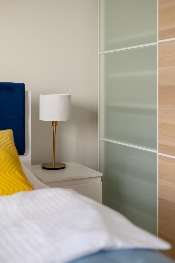 Wola Chic Blue Apartment วอร์ซอ ภายนอก รูปภาพ