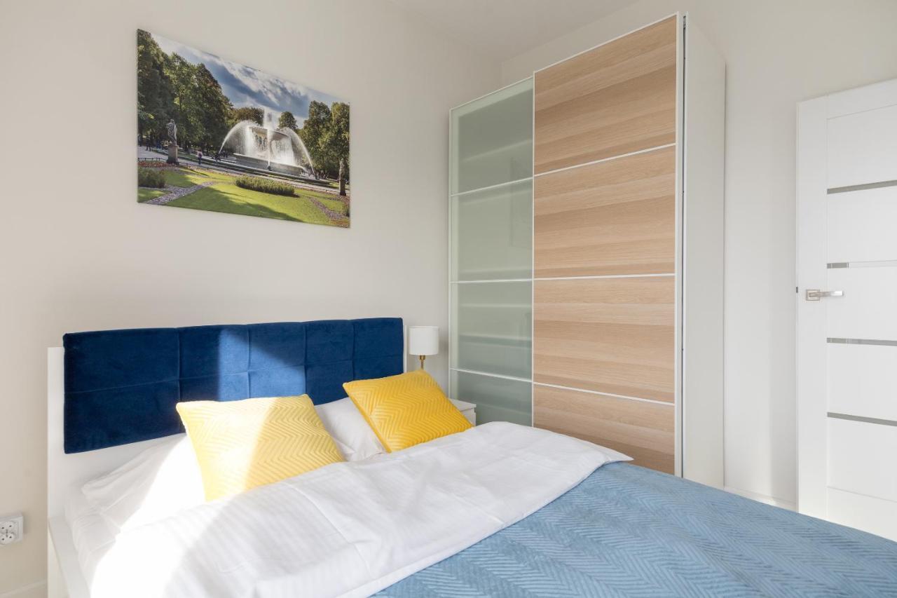 Wola Chic Blue Apartment วอร์ซอ ภายนอก รูปภาพ